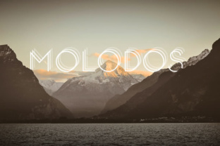 Molodos Light: The Elegant Sans Serif Typeface for Modern Branding